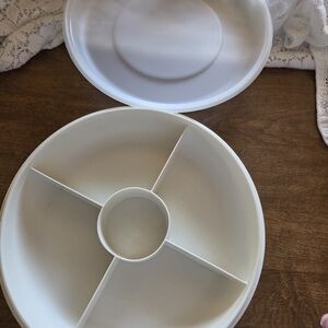 Tupperware White Plastic Divided Serving Tray with Lid - Home Dining